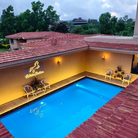 White Stallion Villa โลนาวาลา ภายนอก รูปภาพ