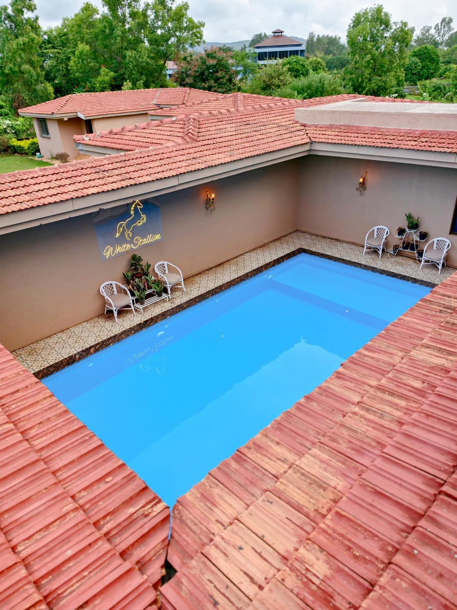 White Stallion Villa โลนาวาลา ภายนอก รูปภาพ